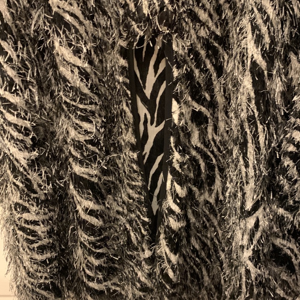 Mlle Gabrielle Tunic Blk/Why Zebra Print-Fuzzy Po… - image 6